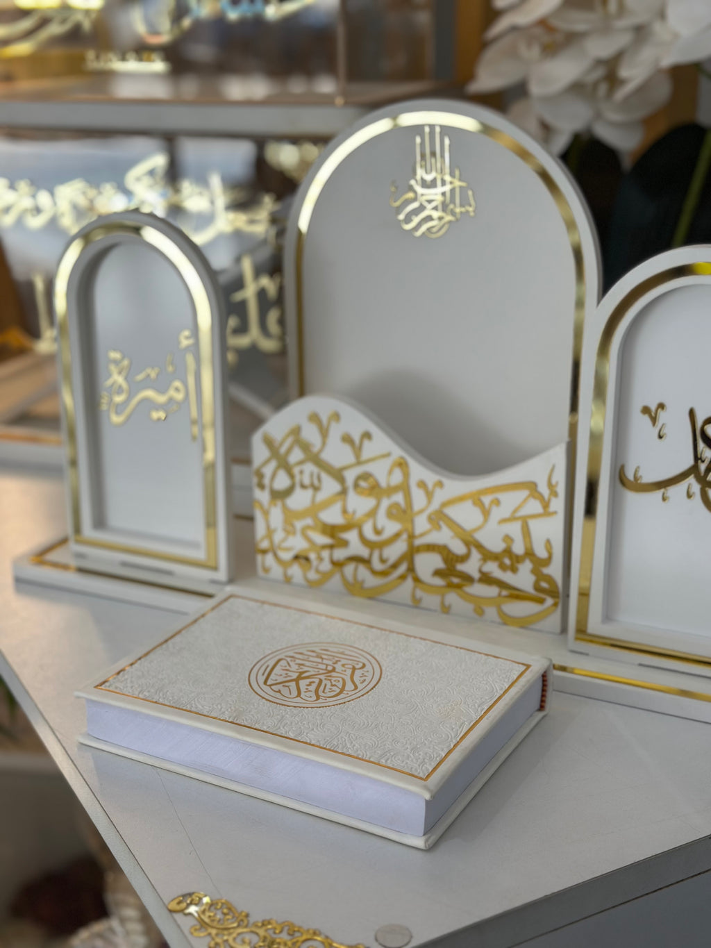 Quran Stand – Al-Qantara Model (White & Gold)