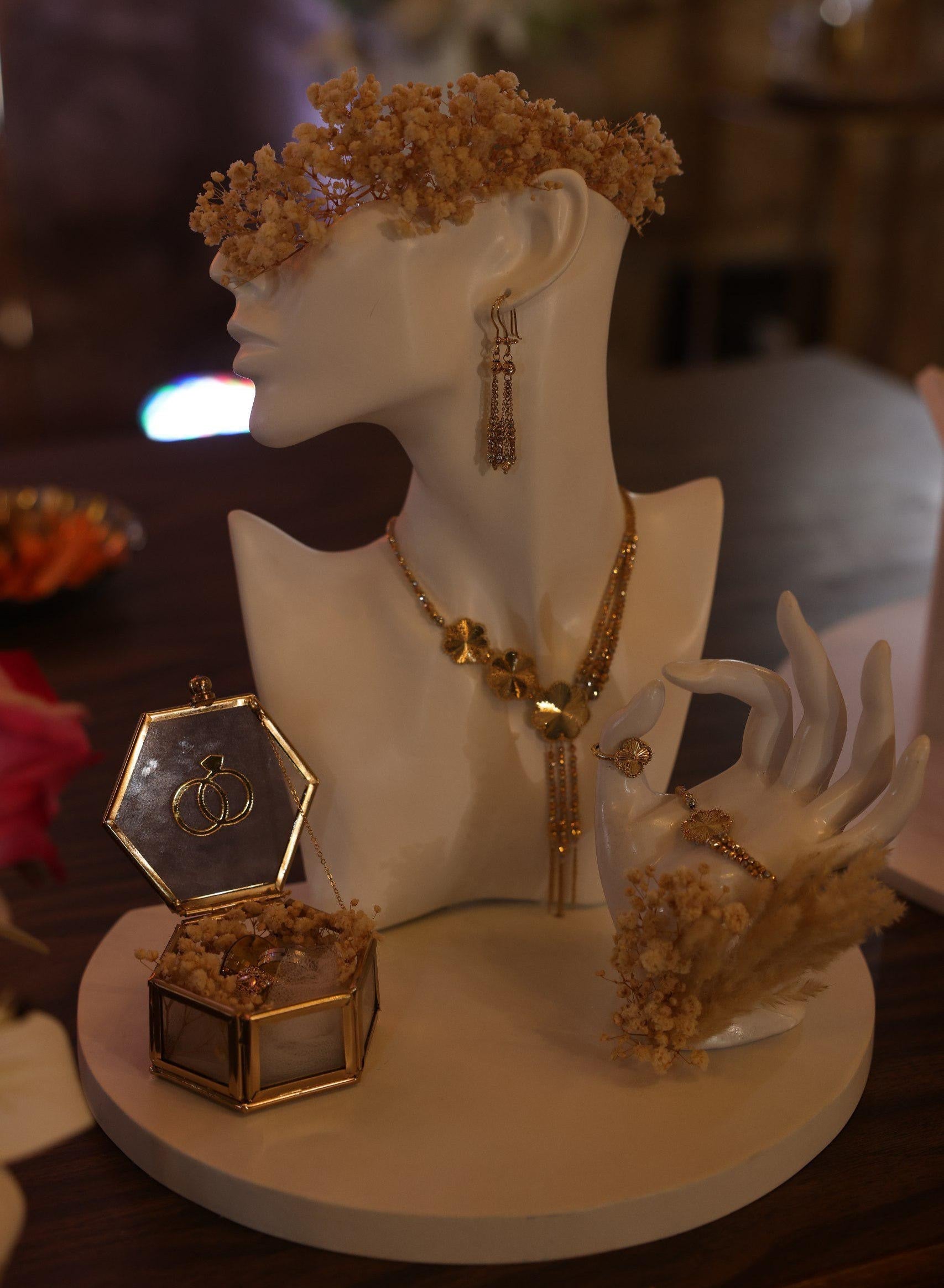 Signature Piece